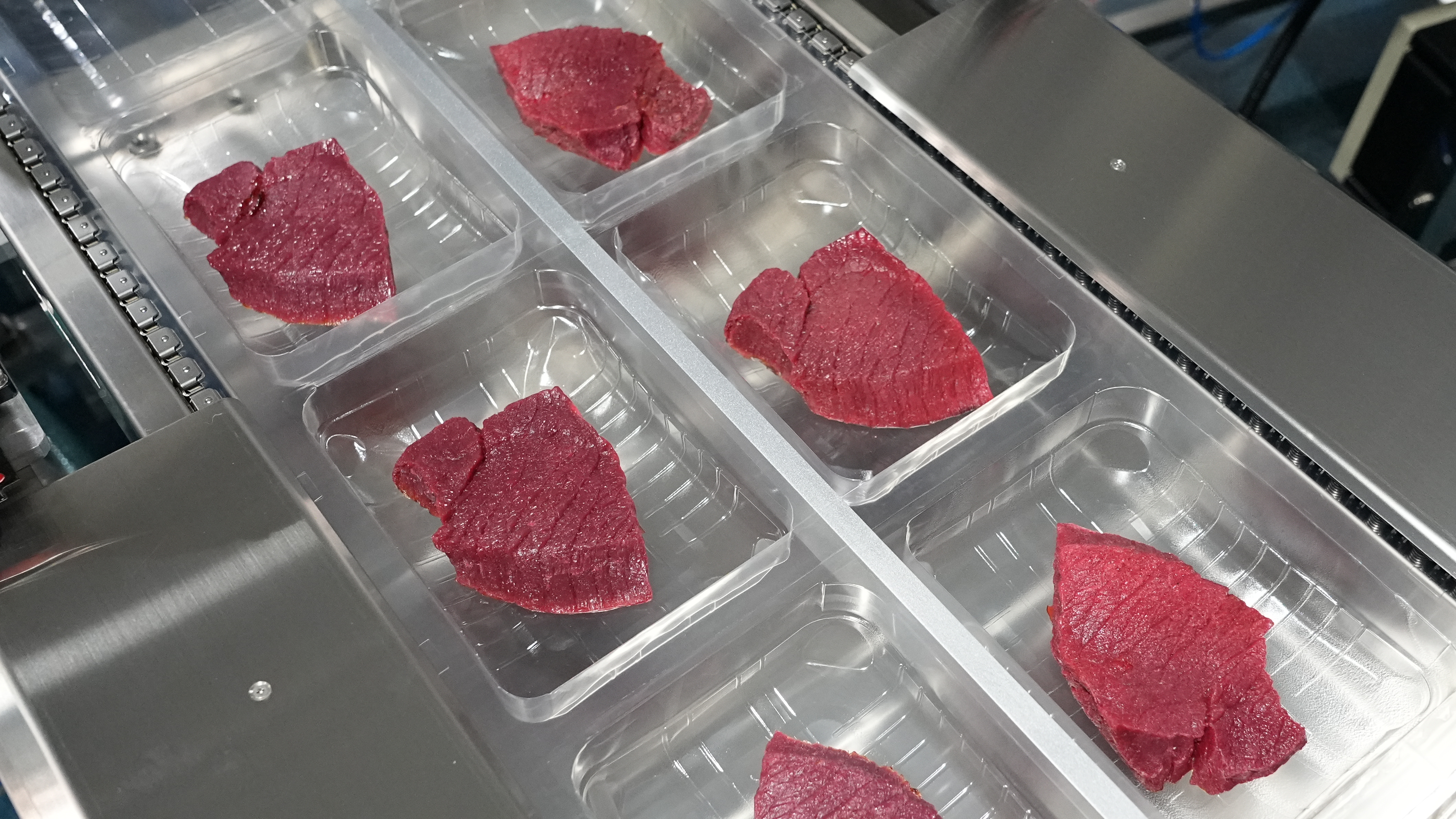 Hualian HVR-420T(Q) Hartfolie MAP Tiefzieh-Vakuumverpackungsmaschine für Lachs, Meeresfrüchte, Fertiggerichte, Fleisch